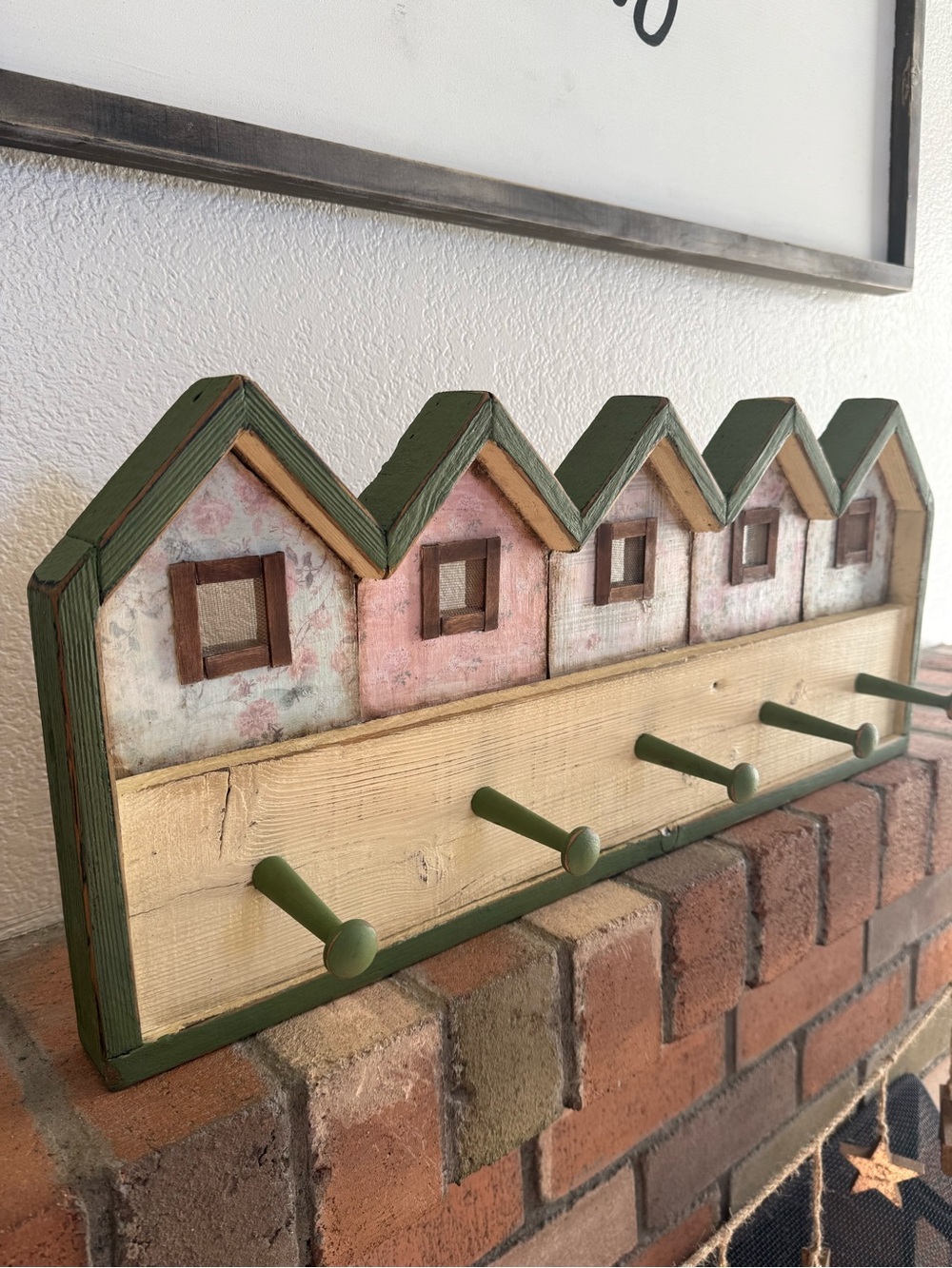 Wooden Cottage Wall Hook Rack in Green and Cream